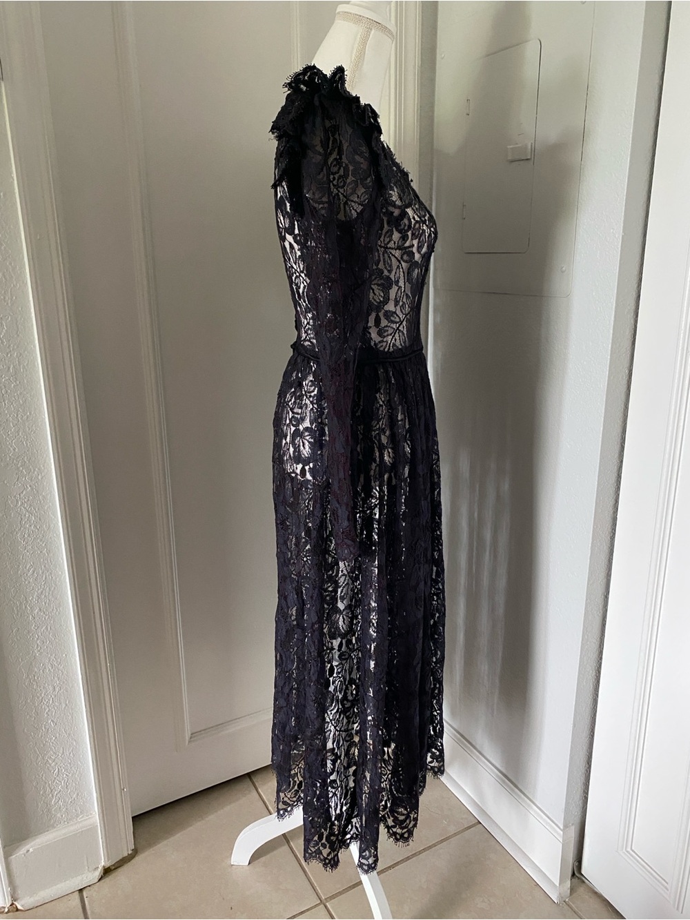 80s RARE Vintage Lace overlay gown - Picture 2 of 8